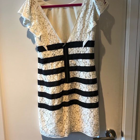 BCBG maxazria Renata lace dress sz6 - Picture 4 of 5